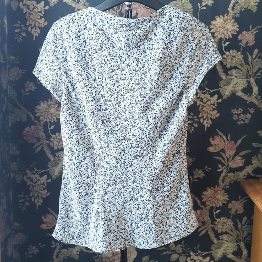 Jones Wear Short Sleeve Lined Abstract Print Business Casual Blouse Size 4 - Picture 4 of 7